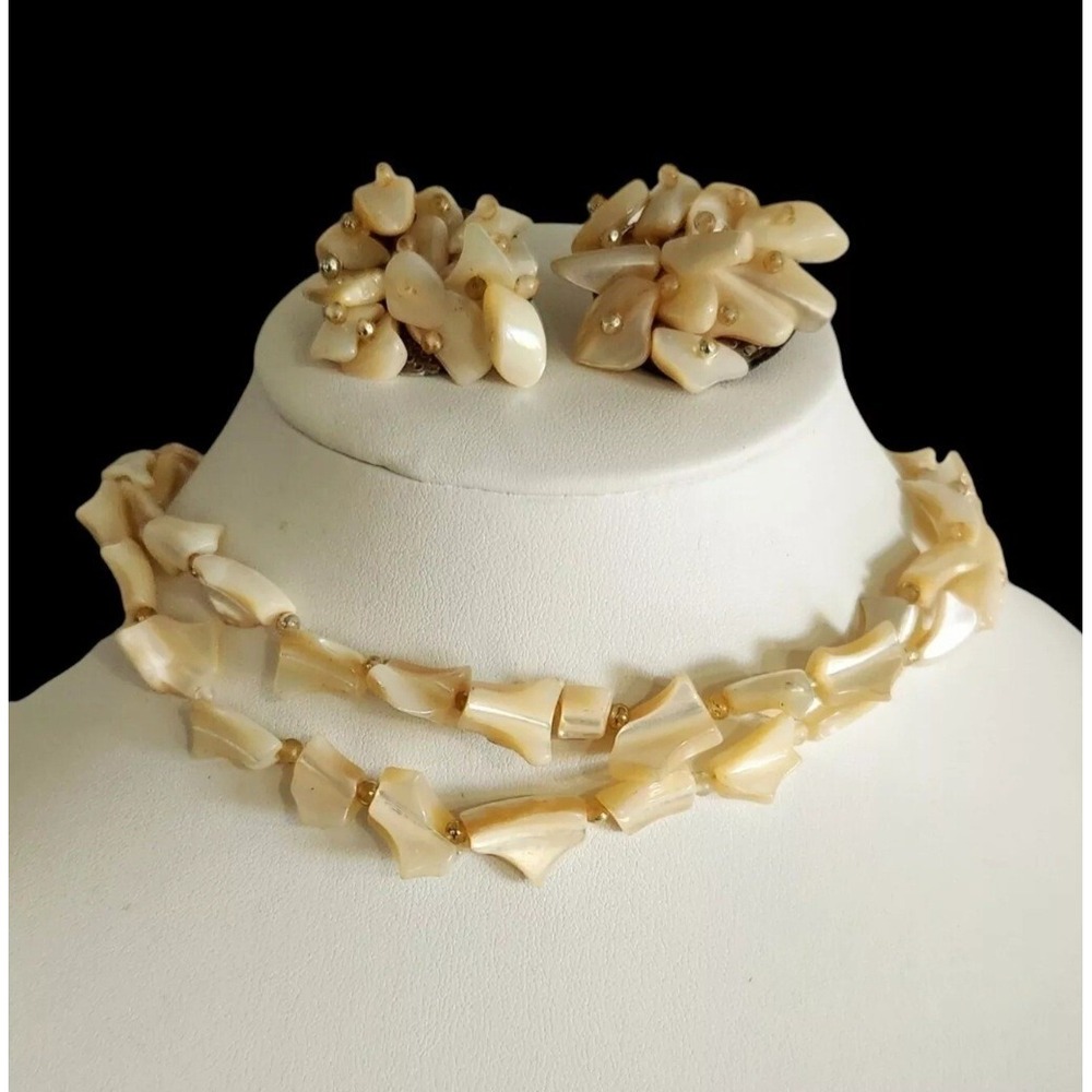 Vintage Mother of Pearl Shell  Beaded‎ Set Necklace & Clip-on Earrings Japan